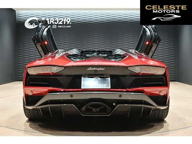 LAMBORGHINI Aventador Roadster 2018 — photo 3 sur 8
