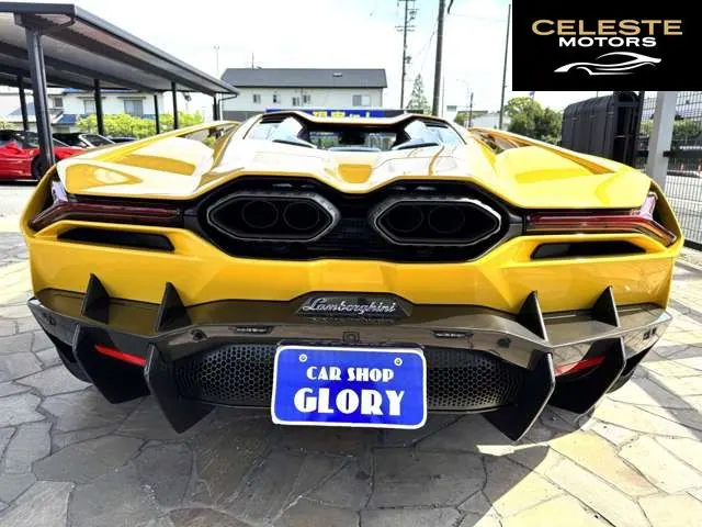 LAMBORGHINI Revuelto 2024 — photo 2 sur 8