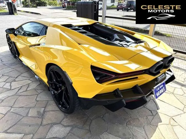 LAMBORGHINI Revuelto 2024 — photo 4 sur 8