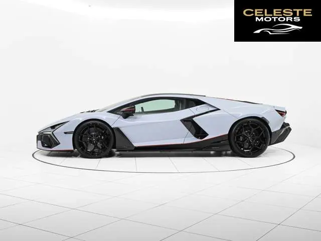 LAMBORGHINI Revuelto 2025 — photo 2 sur 8