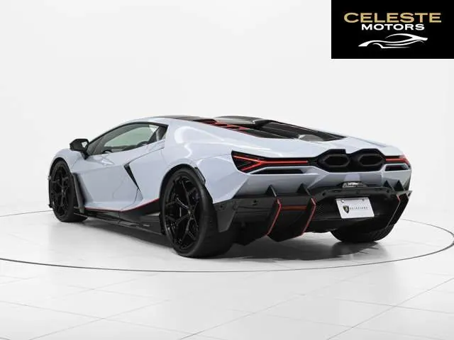 LAMBORGHINI Revuelto 2025 — photo 3 sur 8