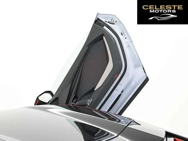 LAMBORGHINI Revuelto 2025 — photo 7 sur 8