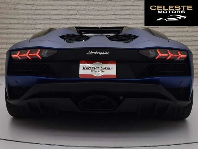 LAMBORGHINI Aventador Roadster 2019 — photo 4 sur 8