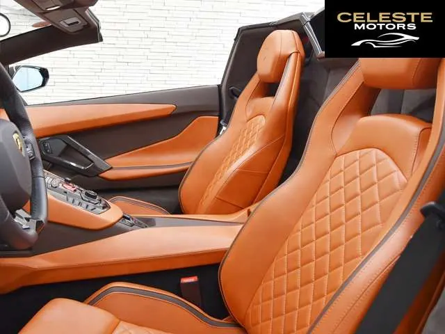 LAMBORGHINI Aventador Roadster 2019 — photo 5 sur 8