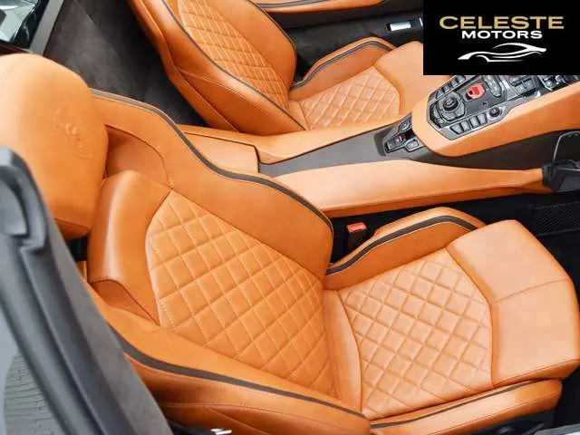 LAMBORGHINI Aventador Roadster 2019 — photo 7 sur 8