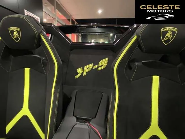 LAMBORGHINI Aventador Roadster 2021 — photo 5 sur 8
