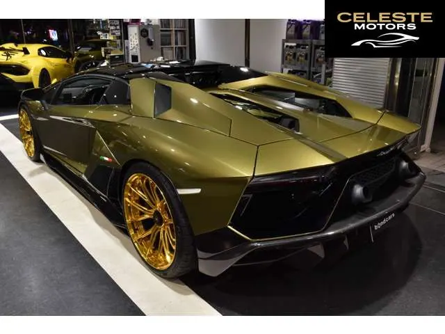 LAMBORGHINI Aventador Roadster 2022 — photo 4 sur 8