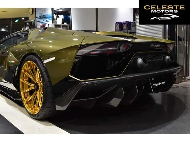 LAMBORGHINI Aventador Roadster 2022 — photo 5 sur 8