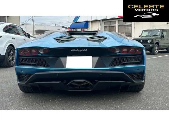 LAMBORGHINI Aventador Roadster 2019 — photo 3 sur 8