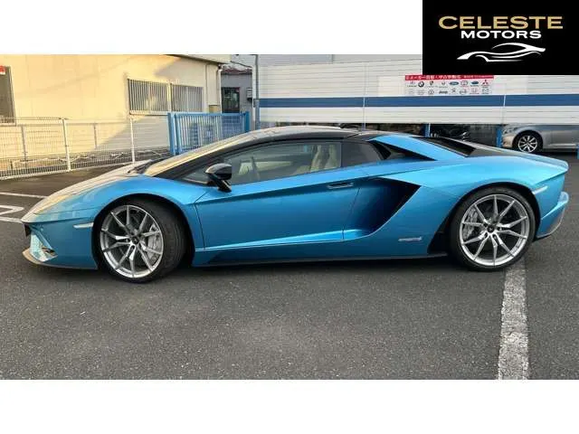 LAMBORGHINI Aventador Roadster 2019 — photo 7 sur 8