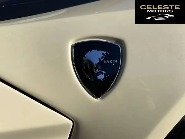 LAMBORGHINI Aventador Roadster 2015 — photo 2 sur 8