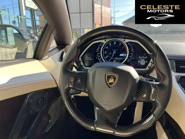 LAMBORGHINI Aventador Roadster 2015 — photo 5 sur 8