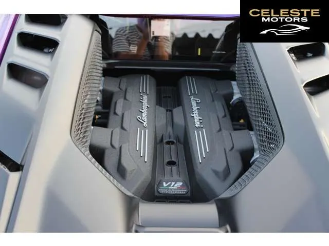LAMBORGHINI Revuelto 2025 — photo 8 sur 8