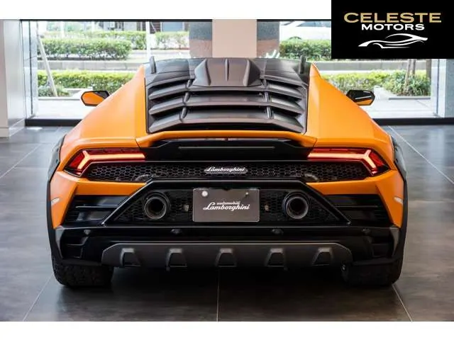 LAMBORGHINI Huracán Sterrato 2023 — photo 2 sur 8