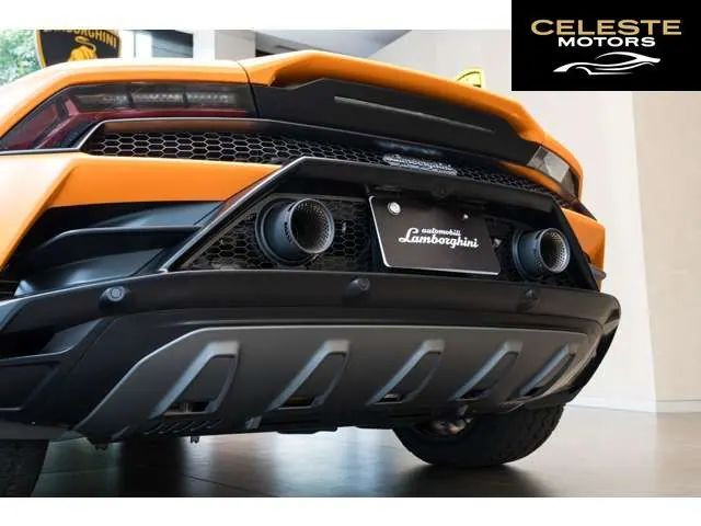 LAMBORGHINI Huracán Sterrato 2023 — photo 4 sur 8