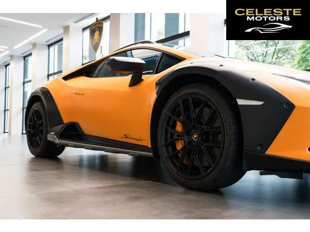 LAMBORGHINI Huracán Sterrato 2023 — photo 6 sur 8