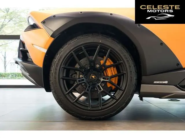 LAMBORGHINI Huracán Sterrato 2023 — photo 8 sur 8