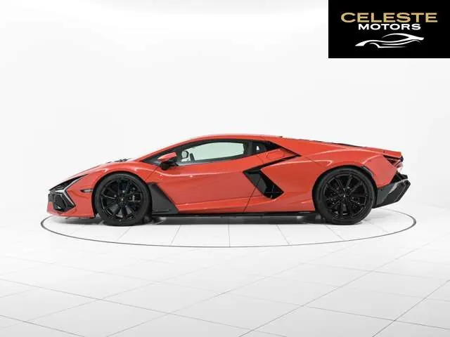 LAMBORGHINI Revuelto 2025 — photo 2 sur 8