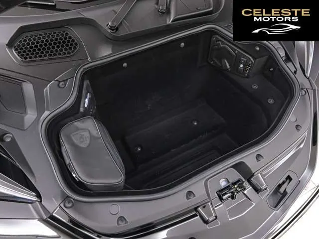 LAMBORGHINI Revuelto 2025 — photo 6 sur 8
