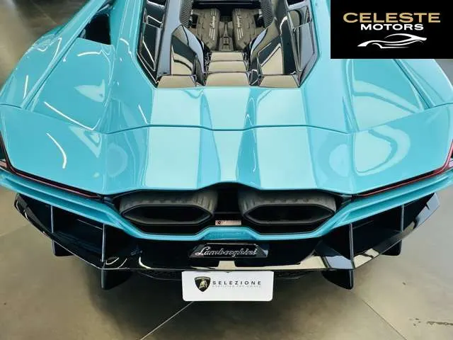 LAMBORGHINI Revuelto 2025 — photo 6 sur 8