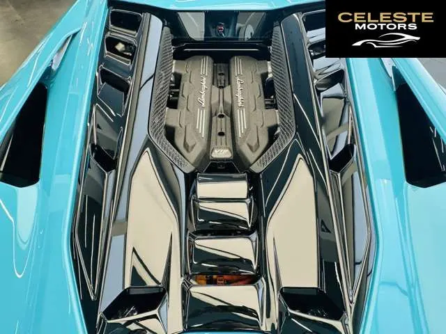 LAMBORGHINI Revuelto 2025 — photo 7 sur 8