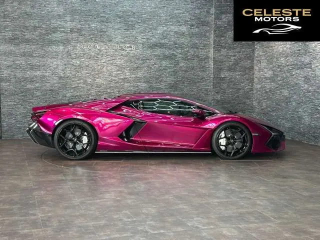 LAMBORGHINI Revuelto 2025 — photo 5 sur 8