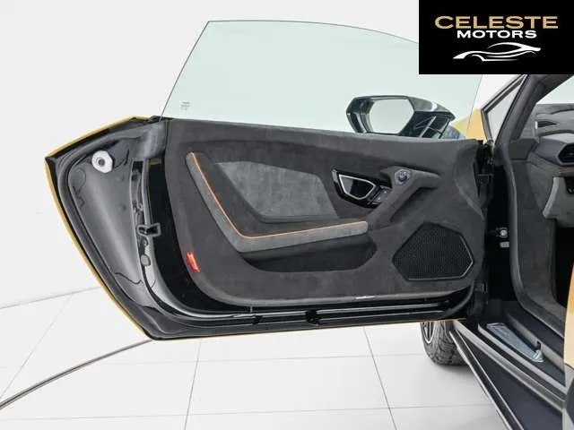 LAMBORGHINI Huracán Sterrato 2023 — photo 6 sur 8