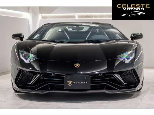 LAMBORGHINI Aventador Roadster 2022 — photo 2 sur 8