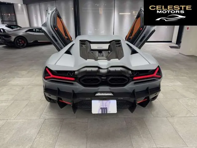LAMBORGHINI Revuelto 2025 — photo 4 sur 8