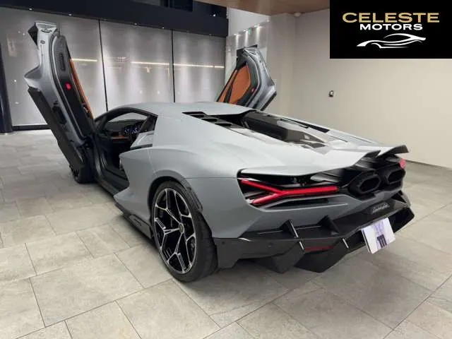LAMBORGHINI Revuelto 2025 — photo 5 sur 8