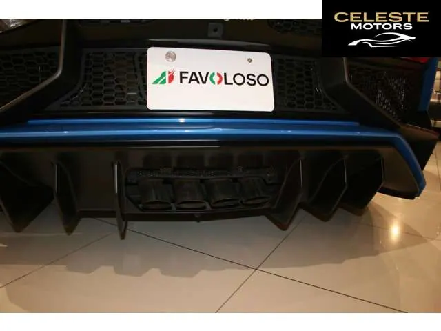 LAMBORGHINI Aventador Roadster 2016 — photo 2 sur 8