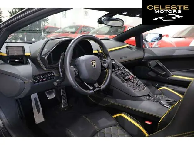 LAMBORGHINI Aventador Roadster 2018 — photo 2 sur 8