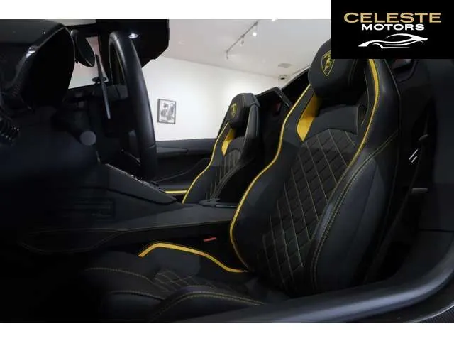 LAMBORGHINI Aventador Roadster 2018 — photo 6 sur 8