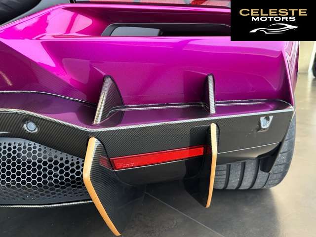 LAMBORGHINI Revuelto 2025 — photo 6 sur 8