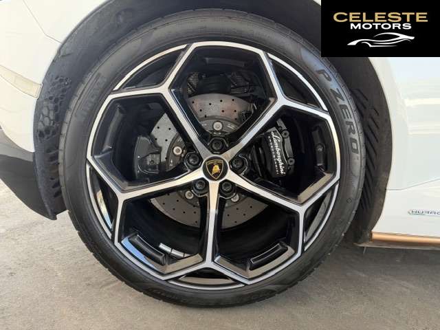 LAMBORGHINI Huracán Spider 2023 — photo 8 sur 8