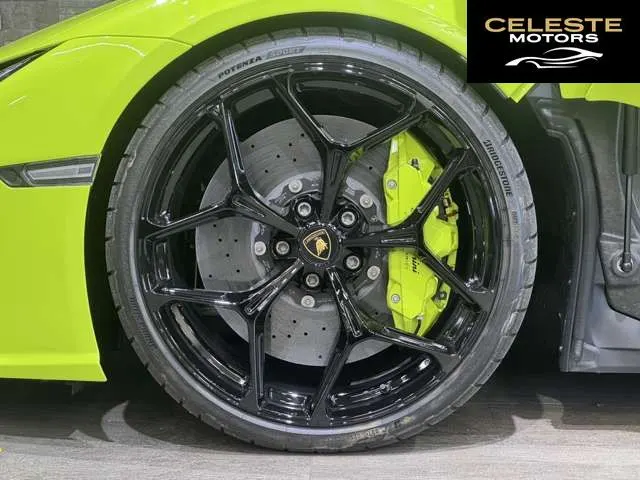 LAMBORGHINI Revuelto 2025 — photo 4 sur 8