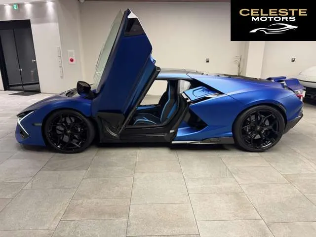 LAMBORGHINI Revuelto 2024 — photo 5 sur 8