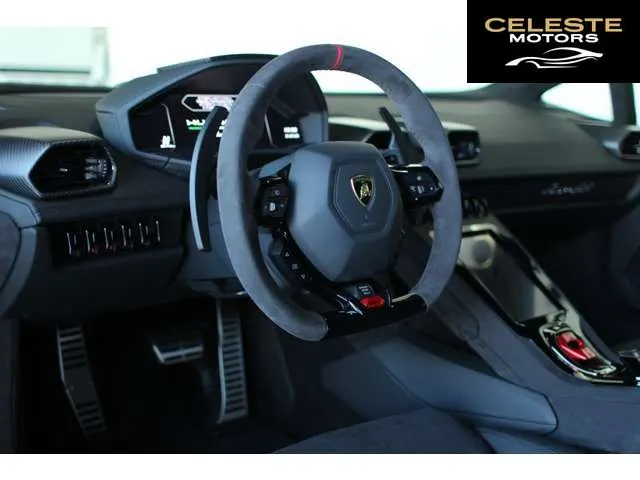 LAMBORGHINI Huracán Sterrato 2024 — photo 2 sur 8