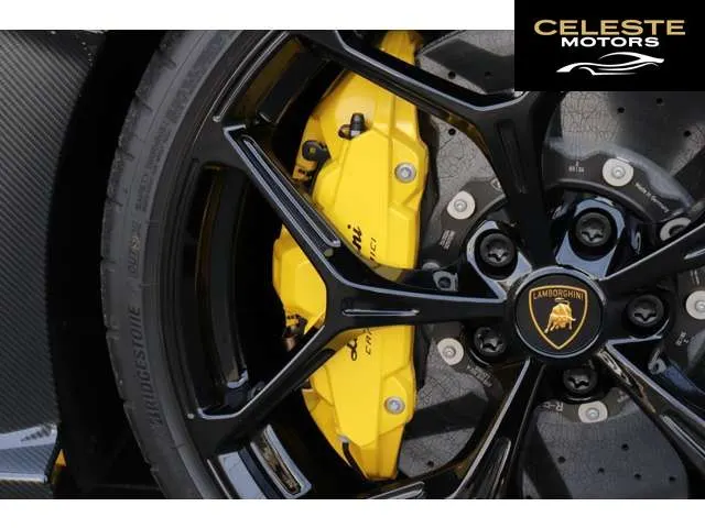 LAMBORGHINI Revuelto 2024 — photo 5 sur 8