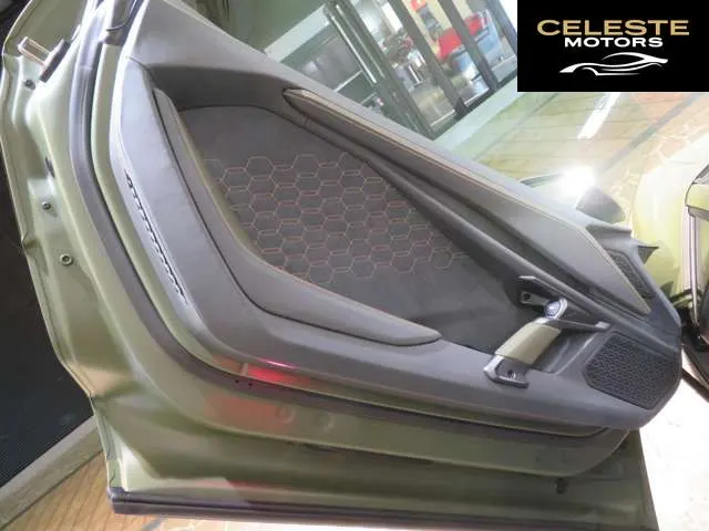 LAMBORGHINI Revuelto 2025 — photo 6 sur 8