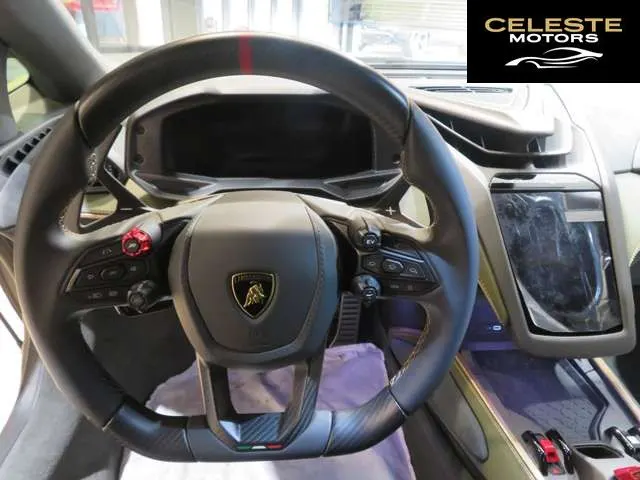 LAMBORGHINI Revuelto 2025 — photo 7 sur 8