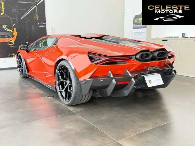 LAMBORGHINI Revuelto 2024 — photo 3 sur 8