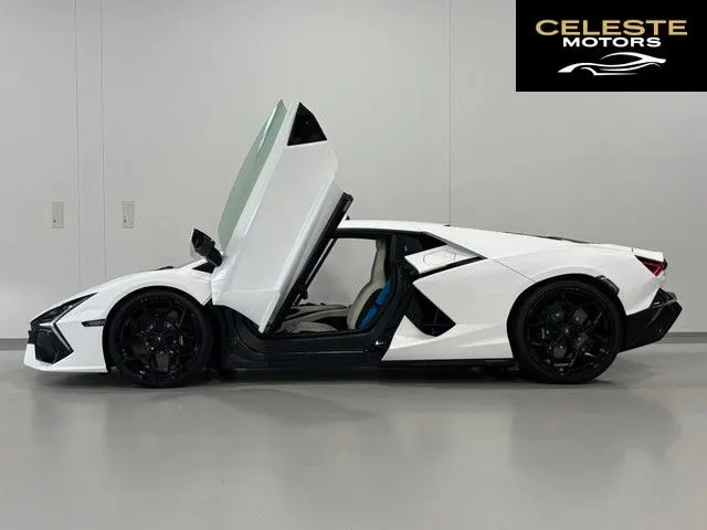 LAMBORGHINI Revuelto 2024 — photo 3 sur 8