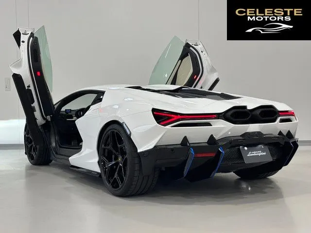 LAMBORGHINI Revuelto 2024 — photo 5 sur 8
