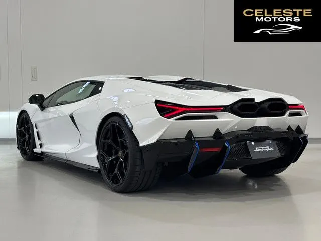 LAMBORGHINI Revuelto 2024 — photo 6 sur 8
