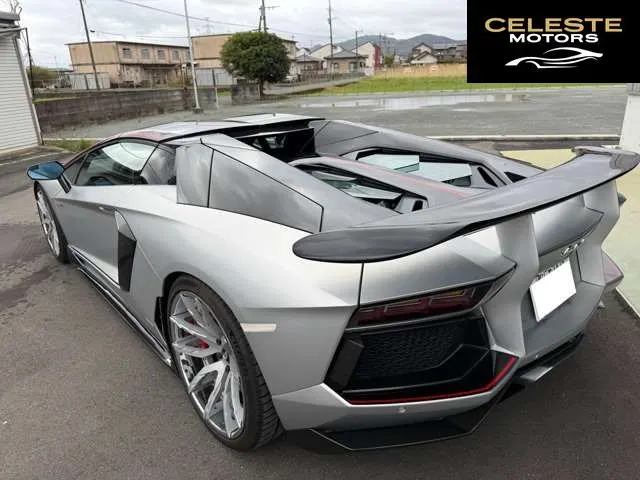 LAMBORGHINI Aventador Roadster 2017 — photo 2 sur 8