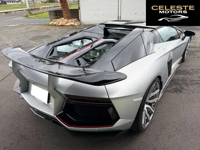 LAMBORGHINI Aventador Roadster 2017 — photo 6 sur 8
