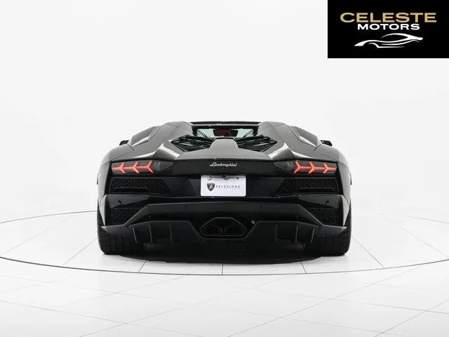 LAMBORGHINI Aventador Roadster 2019 — photo 4 sur 8