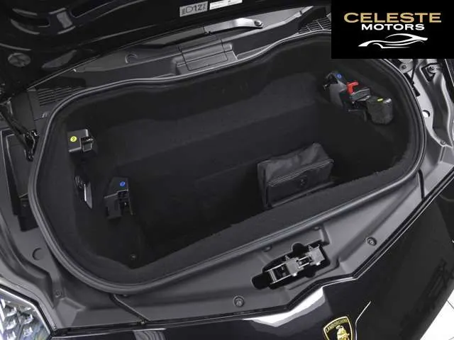 LAMBORGHINI Aventador Roadster 2019 — photo 8 sur 8