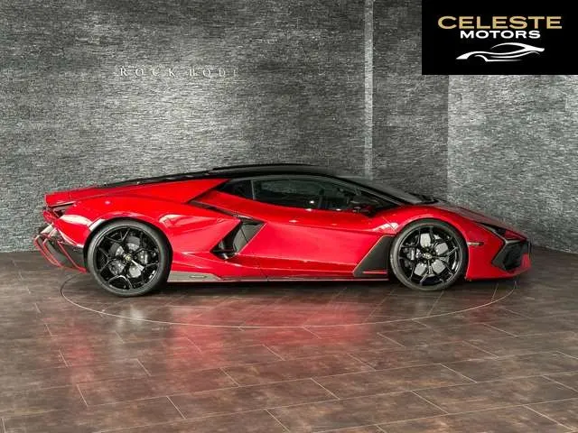 LAMBORGHINI Revuelto 2024 — photo 5 sur 8